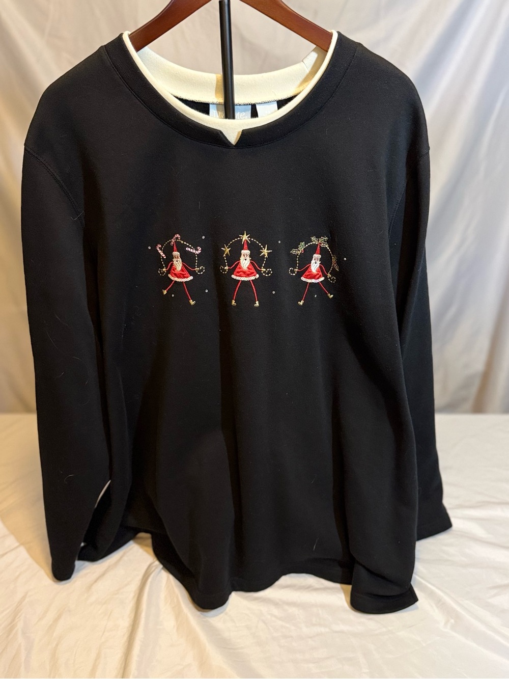 Vintage Liz & Me Black Sweatshirt with Red Santa Embroidery Size 4X 30/32 (KK)